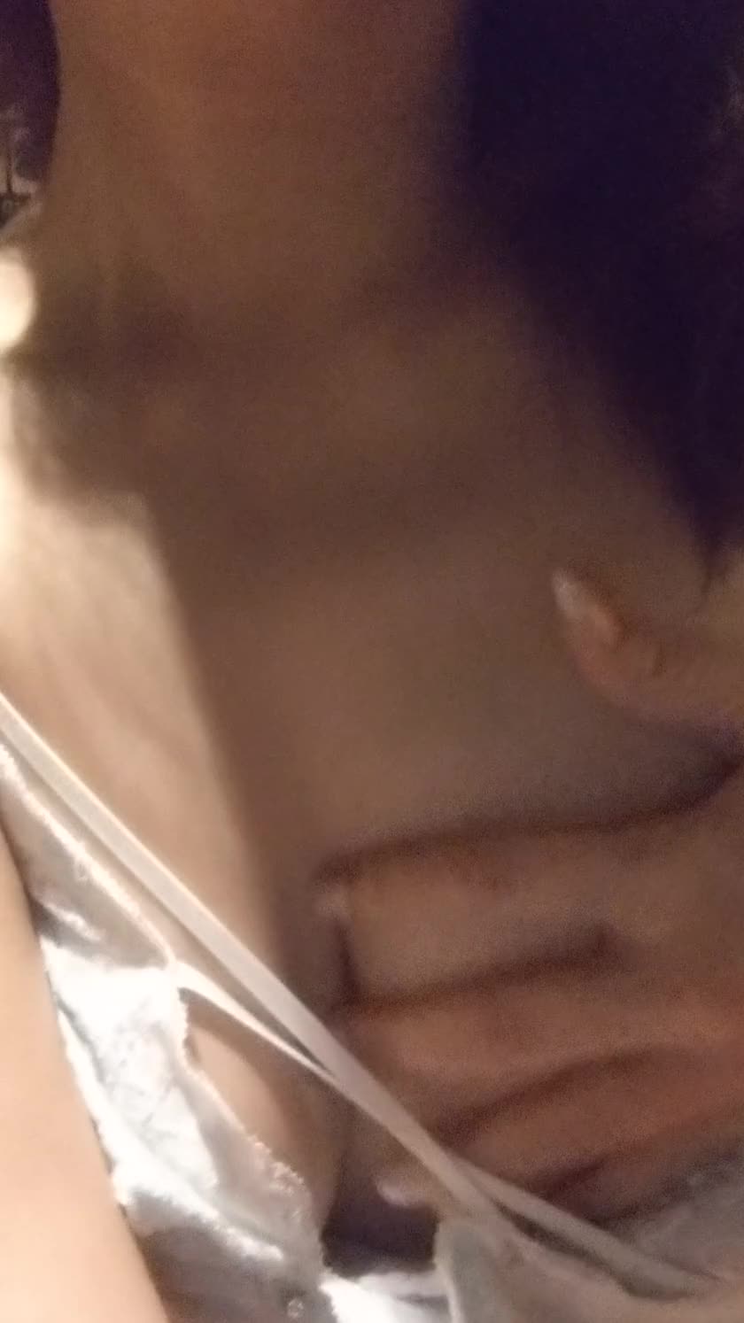 おっぱいモミモミしにくる？💗

パイズリしちゃう🤭
