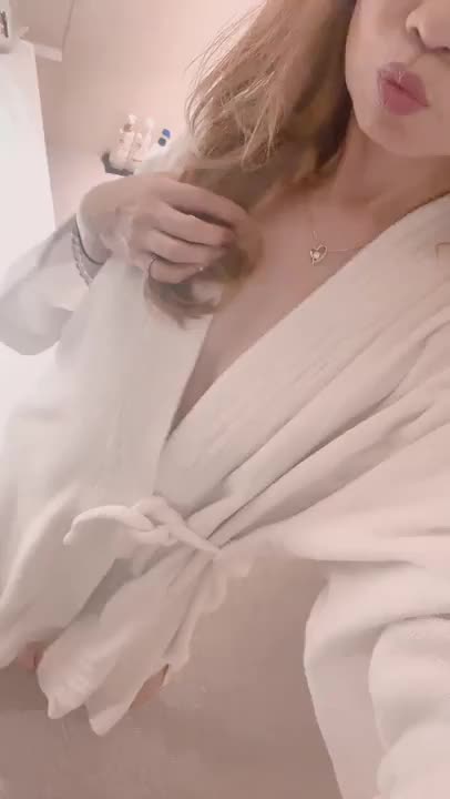 おっパイモミモミ気持ち良き♥️