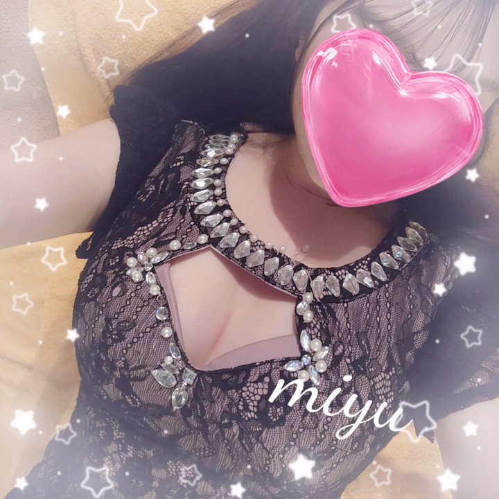 みゆです。出勤しました～💖明日からはみゆも連休でお休みなので会えるお兄さん～今日会いに来てくれたら嬉しいです💖ご指名お待ちしてます💖みゆ