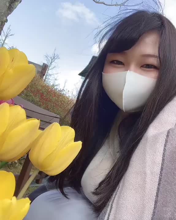 春のお花とさえこ