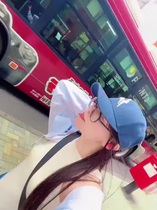 脱いでなくて ごめんなさい