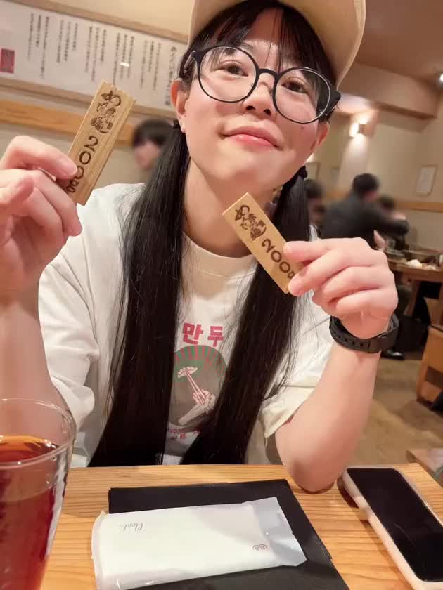 こないだ、同業の友達と
ラーメン行ったよー🍥🍜


その時の動画📹


同業の友達は
写真撮りましょうか？📸

動画撮りましょう？🥰


と何かと便利ですw
持つべきものは同業の友達だー＼(^o^)／