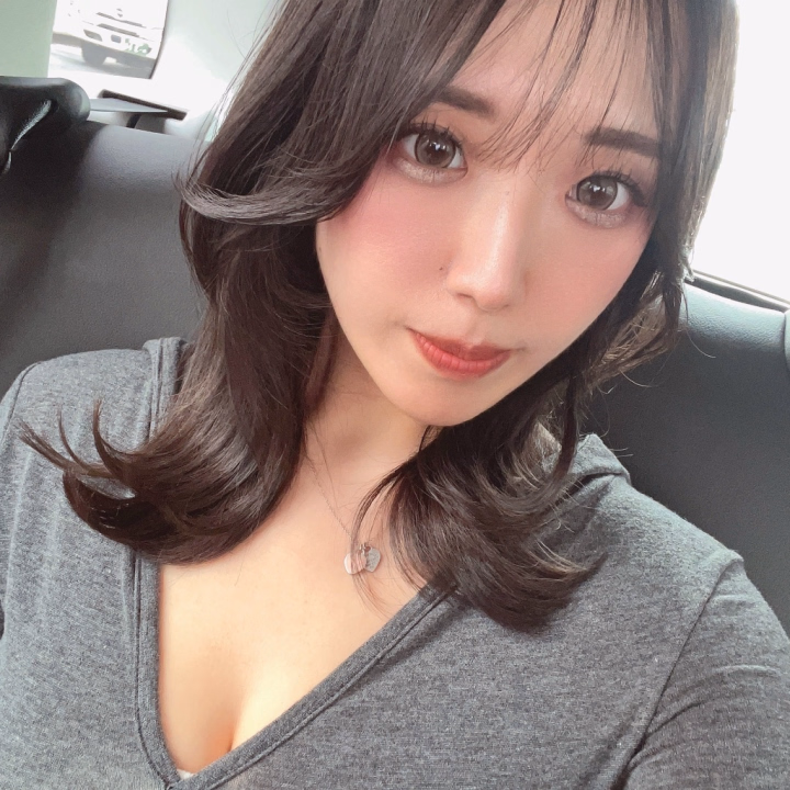 前髪作りました😊🩵
ぜひ見に来てね💕︎