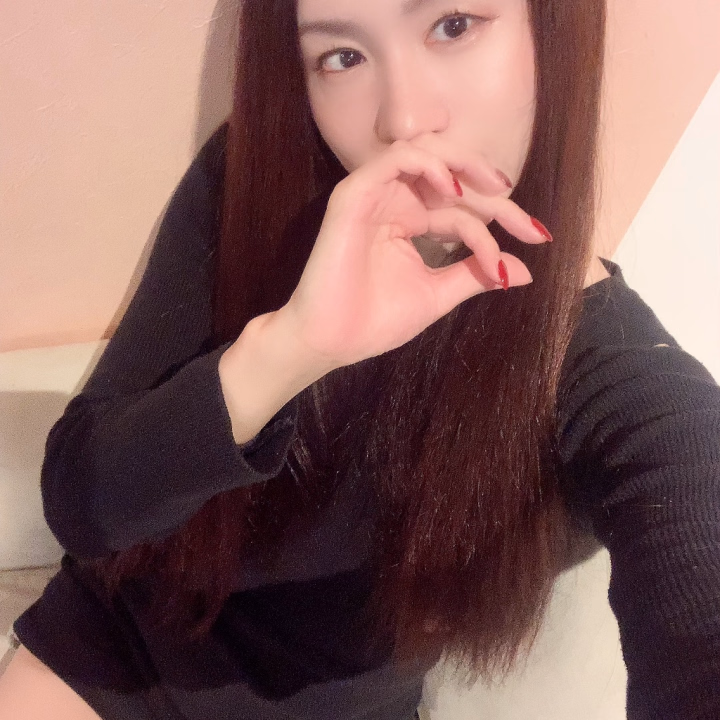 今日は土曜日だねっ💕
みんなお仕事やお出かけで疲れてない？🥺
そんな時は、いっぱい甘えてストレス解消しに来てね…♡
ぎゅーって密着しながら、あなたの溜まった疲れもムラムラも、ぜーんぶ搾り取っちゃうかも🫣💓
まだまだお誘い待ってるよ✨
イチャイチャしながら、2人だけの気持ちいい時間過ごそ？♡
「今から行ける？」のお問い合わせも大歓迎です🛁💕
土曜日の夜、一緒にたっぷり癒されようね🥰