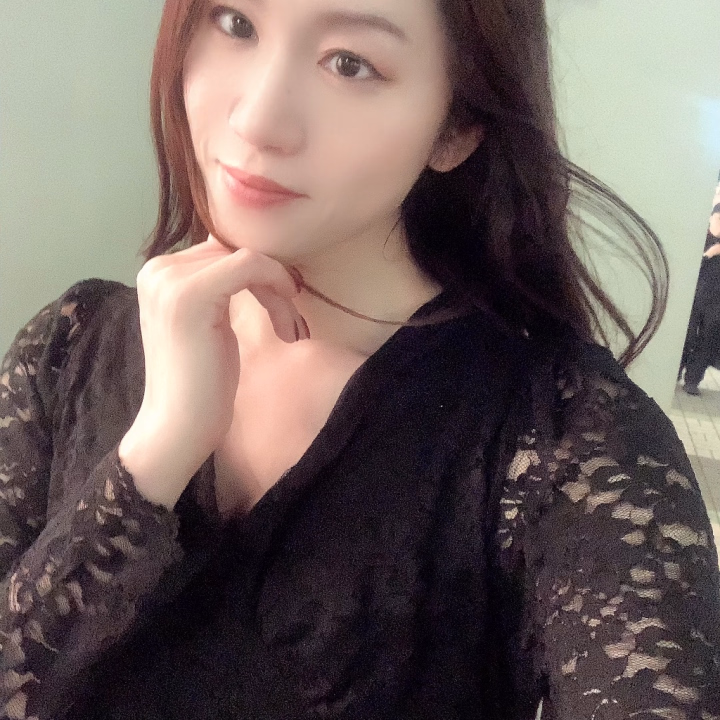 初めましてのお兄さん💓
今日は会いに来てくれてありがとうございました✨
最初ちょっと緊張してたけど、いっぱい褒めてもらえてすごく嬉しかったです🥺💕

「写真より綺麗だね」って言ってもらえて、内心めちゃくちゃ照れてました…💋

たくさん気持ちよくなってくれて、満足して帰ってもらえたみたいで安心したよ☺️✨
一緒に過ごした時間、私もすごく楽しかったです💕

また疲れた時や癒されたい時は、いっぱいイチャイチャしに来てね🛁💖
次はもっとドキドキさせちゃうかも…？😘
