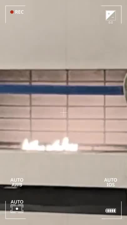 スト～ブ🔥の炎🔥って、なんだか見てて👀
落ち着きませんか🤭

とあるホテル🏨で、おトイレ🧻をお借りの際👀💦

むき出しの炎🔥が見える👀💦
スト～ブ🔥が💦

人がそれなりに居ましたので、遠目👁️からの観察🔍なので🥲

炎🔥が本物か分かりません🤨

また見る👀機会がありましたら🤭
確認🔍したいなと🤗
ふと思う羽生🪽でした🫠