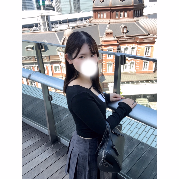 おはようございます✨


本日15時までです🌼


10時頃〜空きがあるので
お店までお問い合わせ
お待ちしてます💛


ご予約してくださってる方は
雨なので気をつけてお越しください🙌🏻