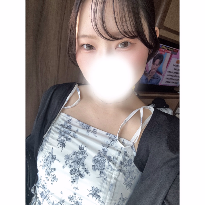 本日、珍しく夜までいます🌟

ただいつもいない時間は
埋まってしまっているので、
お昼前後はご案内可能です🎶

詳しくはお店まで
お問い合わせください✨

9月ラスト✊🏻