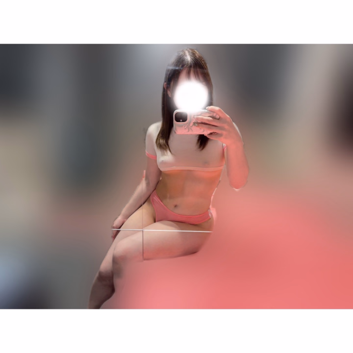 出勤しました✨


今日もご予約ありがとうございます🎶
気を付けてお越しください☺️💫


ヒメ予約も、予約したよ〜のご連絡もありがとうございます🙌🏻
とっても嬉しいです☺️🩵


怪談を聞きながら準備中のかれんより😚
