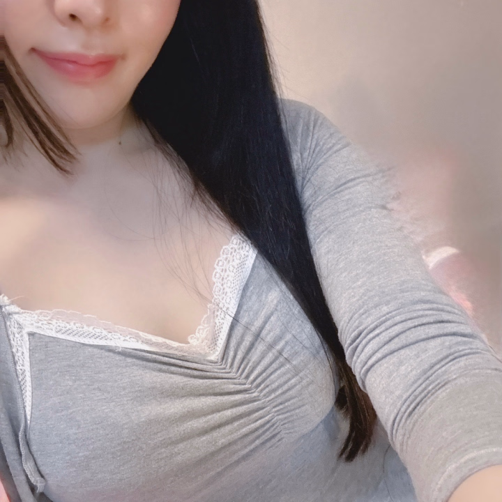 お久しぶりです！
土日出勤します！
今後の出勤に関してもマイペースになると思いますが、たまーにホームページチェックしていただけたら嬉しいです♪