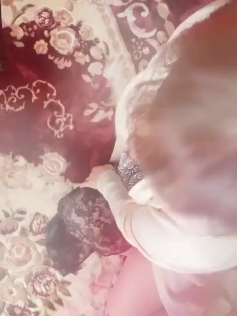 ネグリジェ姿の人妻はいかが❤️
