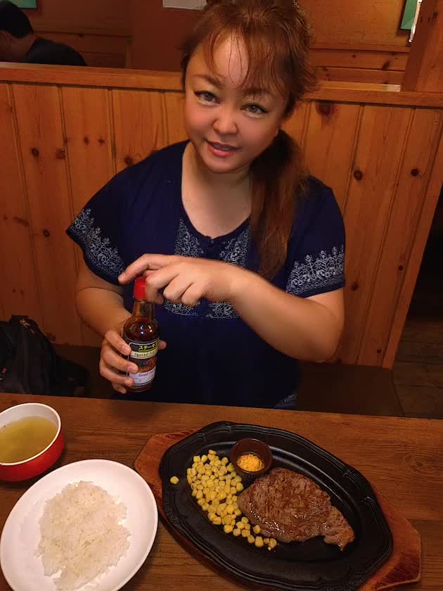 ソース
を
かけたよ！


吉原クラブ華
近藤ひろ