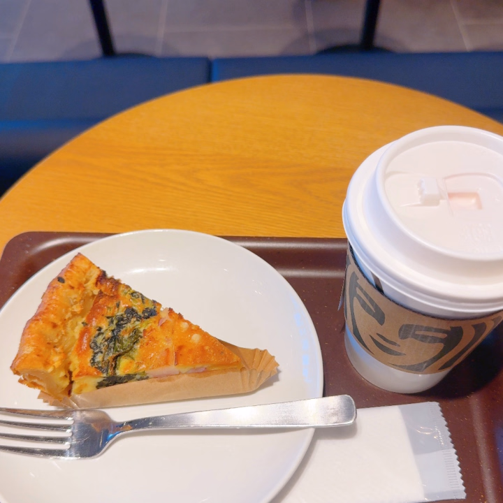おはようございます☀
こころ出勤しました🥰
　
本日17時までのんびりお待ちしております♪
　
🍀今後の出勤🍀
⭐️6月
25日(木) 9-17 🈳10:20-
26日(金) 9-17 🈳9:00-13:40、15:20-
27日(土) 9-17
28日(日) 9-17
29日(月) 9-16 🈳9:00-10:00、12:10-
30日(火) 9-14

🎋7月
1日(水) 9-14
3日(金) 9-16
4日(土) 9-17
5日(日) 9-17