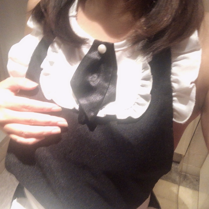 おはようございます！
なるみんです！

昨日はねこさんのおもちゃを
買いにホームセンターに
行ってきました！🐱

あれも、これも、よさそう！
ってなっちゃって
気付いたら
棒のおもちゃだけで
7本買ってました！笑

どれが好きかなー？って
考えてると増えちゃうんですよね！

これたぶんペット飼ってる人
あるある！

わんちゃんのおもちゃ🐶
かわいいの多いですよね！
謎のぬいぐるみとか🧸
ぴよぴよいうやつとか！

いいなー！って見てます👀

💙次回💙

2/20 15-24
2/21 07-15

です！

結局いま、うちのねこさんが
気に入っているおもちゃは
フェルトの足が4本のハチさん🐝
羽がきらきらしてて
たぶんそこがお気に入りポイントです笑

ではでは！

またかきますね！

なるみんでした！