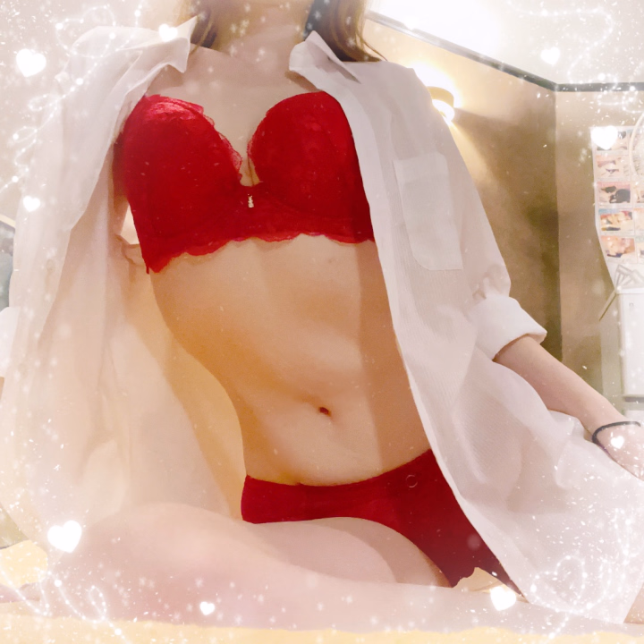 こんばんは😌✨

今日も1日お疲れ様でした(*´︶`*)ฅ💕

まだお仕事中の皆様やこれからお仕事の皆様は、体調に気を付けて頑張ってください💪

出勤予定とご予約確認のために、スケジュールカレンダー見てたんだけど…
土浦遠征から帰ってきてから、もう1ヶ月も経ったんですねΣ( ˙꒳​˙  )
また行きたいな〜と思いを巡らせてました🥹
…今度は台風じゃない時に😇笑


さて〜！
明日は遂にマットDAY♥️
🈳はラスト枠の15時10分〜
…多分60分コースまでならいけるけど、もしご予約なかった場合は、お部屋の都合などで早く上がるかもです！
ご来店を検討されている方がいらっしゃいましたら、お早めにお店の方へお問い合わせください🤗

ご予約くださっている皆様、ありがとうございます🙌
楽しみにしてますねヽ(´▽｀)/💗

お気を付けてご来店ください🍀.*


アドレナリン出てしまわないように少しだけドラマ観て気を紛らわせてから、明日の為に早く寝ます😴

それでは皆様、おやすみなさい🌙💤
良い夢見てね💜