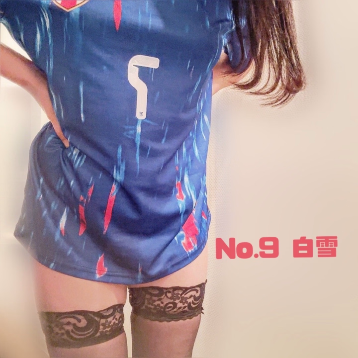 初めまして、こんにちは！No.9白雪です🐰🍎

今日朝活しようと思ったら思いのほか快眠でいつもより遅めの時間に起きちゃいました😭お店着くのギリギリ…🙏

21日(日)もたくさんのラブコール、ご指名ありがとうございました💌
良いお兄様ばかりですごく楽しい一日になりました♪
久しぶりに会いに来てくれた仲良し様も多くて嬉しかったです♡覚えててくれてありがとう！
いつも会いに来てくれる仲良し様、セミロングで遊んでくれたお兄様、初めましてで指名してくれたお兄様もありがとうございます🥰

私結構サバサバしてる面があって、初対面の人でも思ったことハッキリ言っちゃうことあるから怖いって思われることたまーにあるんですけど、そう思わせちゃったお兄様はごめんなさい🥲
それでもリピートして会いに来てくれる仲良し様には本当にいつも感謝です🙏
ふわふわ系女子になりたいけど、私には無理そうです😣
こんな私だけどこれからも仲良くして貰えたら嬉しいですm(*_ _)m

今日もLASTまでお待ちしておりますꪔ̤‎ ̖́-‬