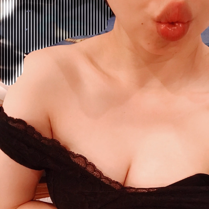 週末いかがお過ごしですか？☺️🩷
サナは週末出勤してます🙋‍♀️🩷