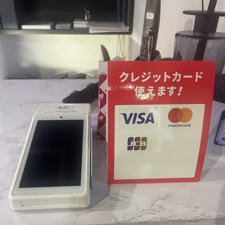 𝕏(旧Twitter)のお店アカウントにて

本日からクレカ(VISA、Mastercard、JCB)の導入だって〜‼️

勝手に写真保存して載せちゃう✌️


カード決済の場合は受付スタッフに

お申し付けください🙇‍♀️


質問等あればお店に電話、

もしくはめいのSNSに

メッセージ送っていただいても可です🙆‍♀️


めい‎🤍


𝕏(旧Twitter)@patinkasudesu_
ブルースカイ@patinkasudesu