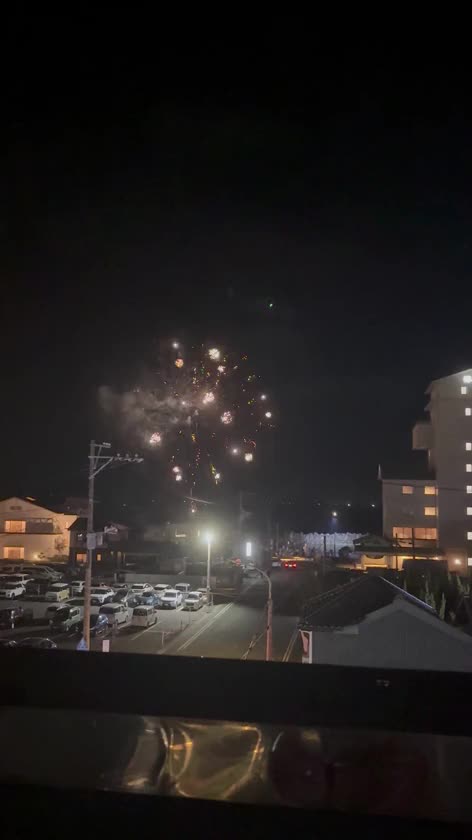 屋上からの本日の花火🎇


ちなみに今回の期間

めいｻﾝが接客してる

お部屋のお風呂から

綺麗に花火見えちゃいます👀✨️


20:30くらいにご来店いただくと

もれなく入浴中の花火楽しめるので

今回の期間限定で

いつもは絶対できない楽しみ方出来ちゃうね🤭


気になる方は是非︎︎👍🏻︎︎


めい‎🤍