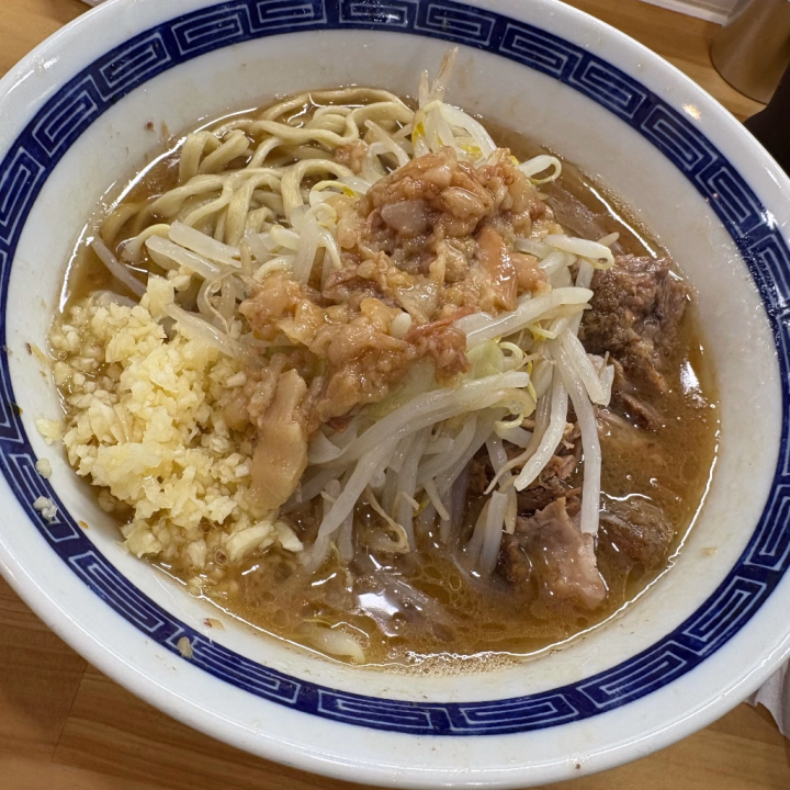 こんばんは！


今回も姫路5日間ありがとうございました✨️

連勤が終わったので
普段は食べられない
二郎系ラーメン（ニンニク入り）
食べましたΨ( 'ч' ☆)