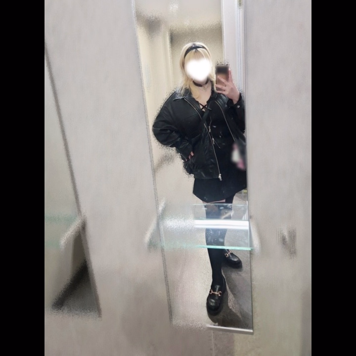 搾精研究所　みなと



17時50分頃まで🈳！

18時からお誘いくれたお兄さん会えるの楽しみに待ってます🎶

 

体型無加工の写真でもどーぞっ

意外と脚長い方？かも？😌
