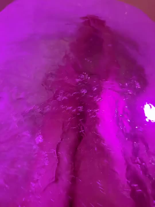 お湯につかってたら♡♡
なんだかひとりじゃもったいなくて…🛁💗

隣に来てほしくて…///
そっとこっち…？って目で合図しちゃった😳✨

肩が少し触れるくらい近づいたら
余計にドキドキしてきて、
泡で隠しながら照れ笑い…🫧☺️

もっとこっちおいでって言われたら
絶対断れないよ？
だって一緒にいたい気持ちの方が
ぽかぽか溢れちゃうんだもん💞

湯気の中で♡♡

ふたりだけの内緒話いっぱいしたいね🎀

あん🐼💗