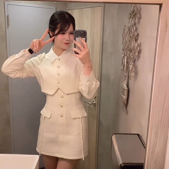 ちょっとプライベートな
あおいちゃん🩵

私服は清楚系です🫶✨