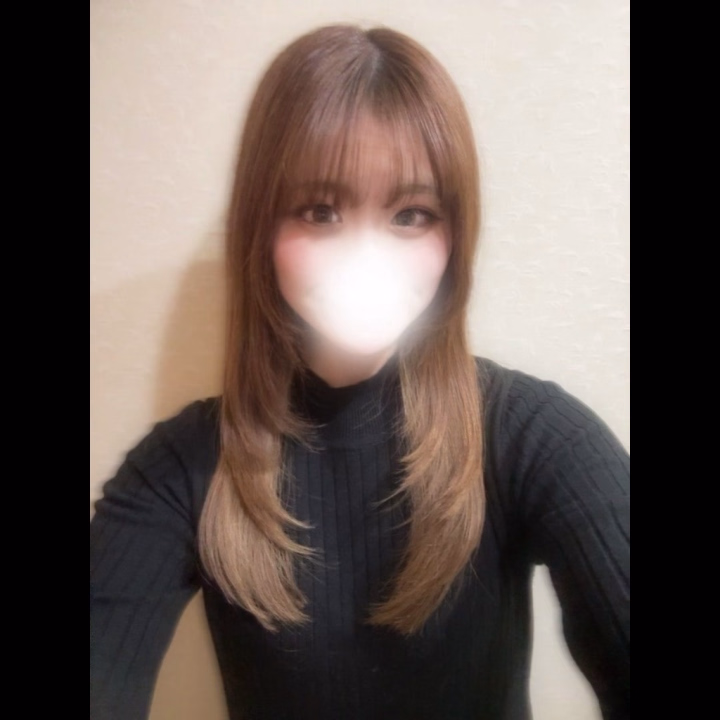 お久しぶりです！
体調崩してしまって少しお休みいただいてました💦

事前予約してくださっていたのに申し訳ないです🥺

元気いっぱいに復活しました❤️‍🔥

今日も一緒に遊んでくれるお兄様待ってるよ🌸

寒いから暖かくしてきてね♡

ちなみに髪切ってイメチェンしたよ🙌🏻