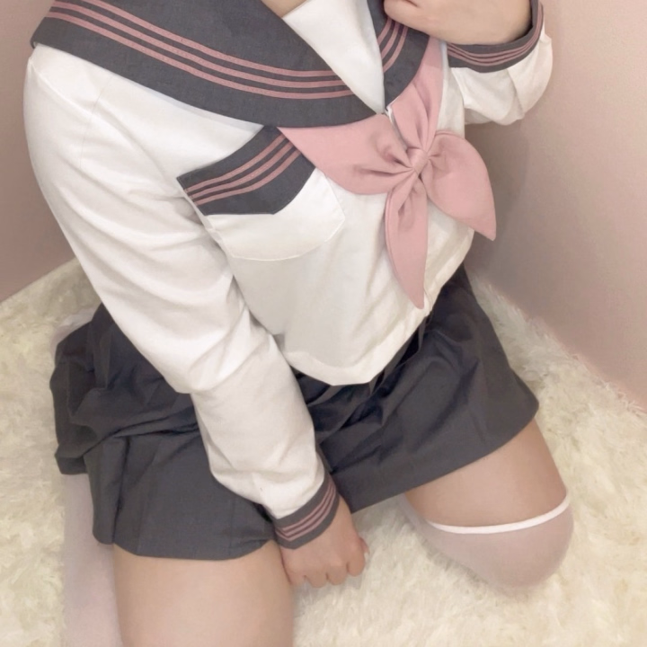 おはよ💕
制服コスプレどうですか？
今日も元気に出勤してるのでお誘いお待ちしてますね
さっきえ◯ちな夢見ちゃったんだけど起きたら濡れてたのは内緒で…😳