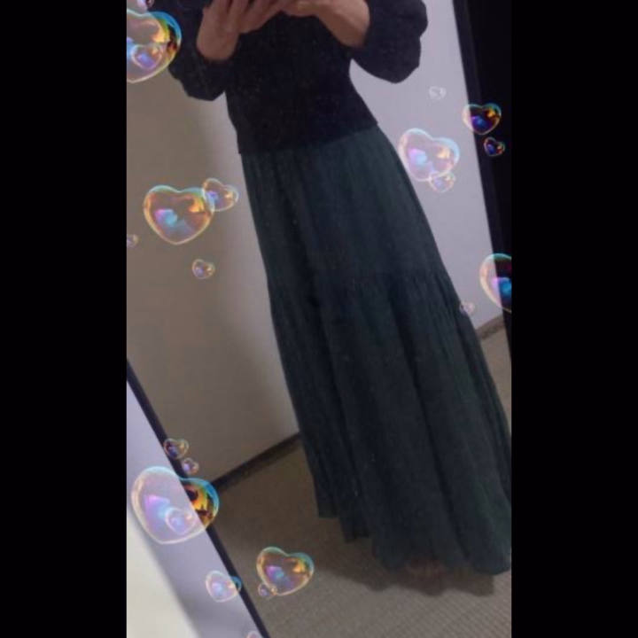 お兄様のお好きなスカート丈はどの長さですか😊❔

下着が見えそうなミニスカート❔

足が綺麗に見える膝丈スカート❔

足首まであるロングスカート❔

本日はロングスカートを履いています～🤩

スカートをたくしあげて触られると凄く興奮するので最近はロングスカートが増えてきました😍

めぐみのスカートをたくしあげてくれるお兄様お呼び出しお待ちしています💑