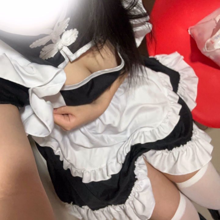 今日は半月ぶりの出勤❗️
なんだか緊張しているよ🫨💦
余裕を持ってお店に到着👍
またーり準備しながら12時からお会いできるの楽しみにしているよ🫶❤️
待機中は昼職のお勉強します🗒️✏️
