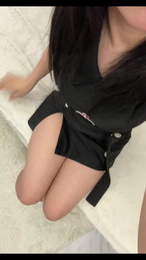 こんばんは、えみかです💖

さっきのおにぃさんに最高の女だと言われて有頂天のあたしです🎶

やっぱ人間褒められるととっても嬉しいもので、嘘でもいいから褒めてほしいタイプです🥹

あ、嘘っぽい褒めは全然嬉しくないよ！そこはあなたの演技力も試されるというもの😶

とはいえ私は最高の女だという自覚があるので、私に会った貴方はきっとついつい私を褒めてしまうことでしょう🙄

何が言いたいかというと、私と出会わないと損だよってこと🤭

この後23時まで受付中❗️よろしくお願いいたします🍀