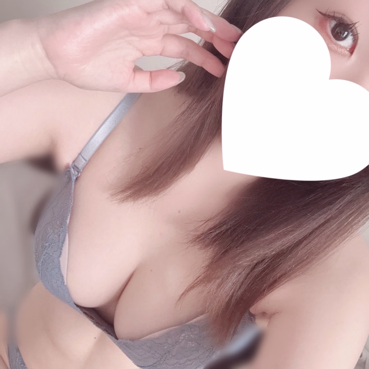 出勤したよ💕

お誘い待ってます😘