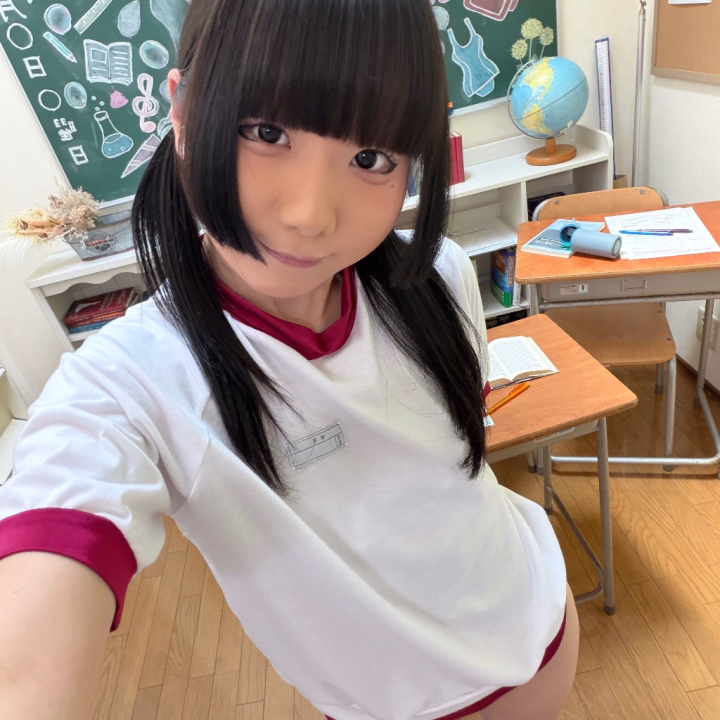 おはよーー
今日はちょっと遅れて12時～LASTいます
待ってるー(𓂂꜆◕⩊◕꜀𓂂)