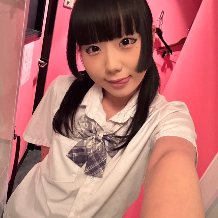 おんぷです

お客様に制服のコスプレ選んでもらった嬉しーい制服好き

24:00まで居まする