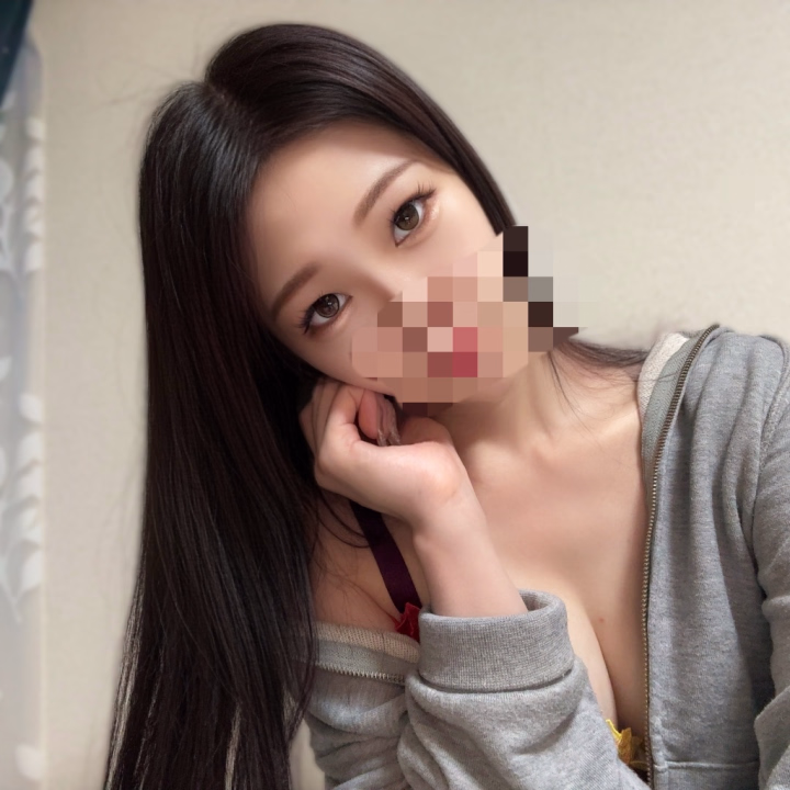 ほのりです❣️

珍しく今日20時以降空いてる枠あるみたいなので
遊びに来て欲しいな....？🥺

お待ちしてます❤️