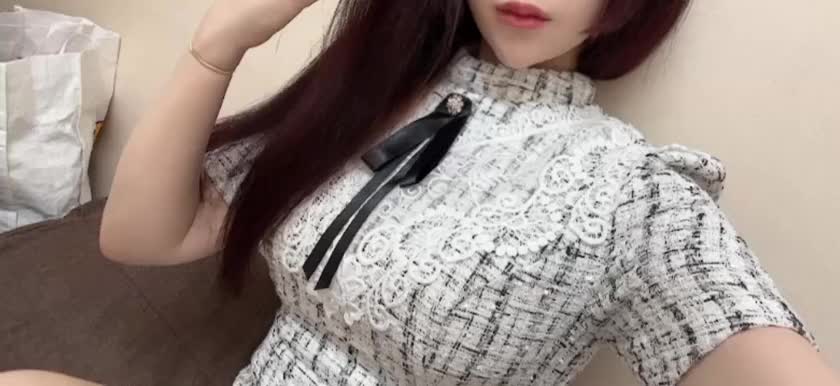 ほのりです❣️ 出勤4日目っ！
そろそろ慣れてきた....かな？🤔

今日でてます🙌
明日も出勤してますので
お誘いお待ちしてますっ❤️

4月中の出勤ですが
今日明日は12:00〜24:00

それ以降は
4/17 19:00-24:00
4/18 13:00-24:00
4/19 12:00-24:00
4/24 18:00-24:00
4/25 12:00-19:00
4/26 12:00-24:00
4/28 20:00-24:00

予定です❣️
ご予約してくださるお兄様方
2日前まではほのからお店連絡可なので
17以降の予定は💌下さい❤️