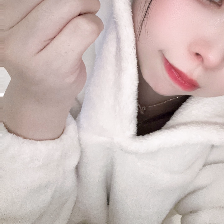 ゆうかって
性格は愛嬌があるってよく言われるので
人見知りのお兄様でも
すぐに仲良くなれるから安心してね🤍🫶

1年前ちょっとだけ接客のお仕事もしてたから初対面の人とも仲良くするの得意なんだ😳

人見知りのお兄様で言いにくいとかあっても要望には出来るだけ応えたいので
したいプレイとかゆうかに何でも言ってね？🥺

忘れられない時間作ろうね🙈💕💕