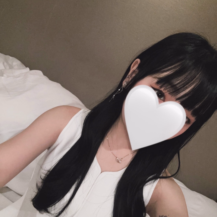 ゆうかは、
男友達は少ないし、出会い系アプリをやってるわけではないから、普通に生きてて、出会いがなさすぎる😖😖

だから、出会いってこの場しかなくて...

デビューしてまだ2日目だけど

優しいお兄様が多すぎて本当に困っちゃう🤦‍♀️🤦‍♀️

あんな、優しされたらキュンキュンしちゃうよ🥺🫰

本当に悩ましいよ🤦‍♀️🤦‍♀️

今日も一日ありがとうございました💌💌

引き続き明日も出勤するよ‼️

明日もいい出会いがありますように😌😌

おやすみなさい🌙😴💤