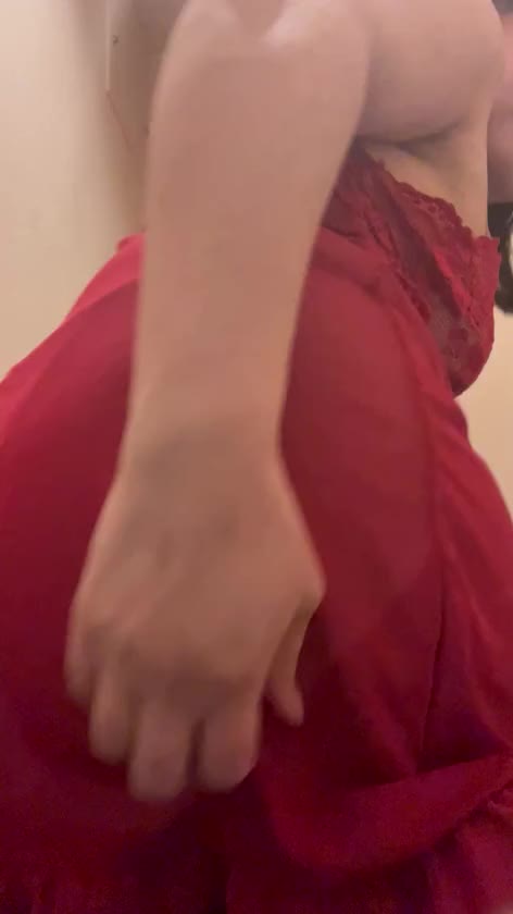 ﾘﾘﾝﾘｰﾝ🔔\(˘͈ᵕ ˘͈♡)ஐ
皆さんこんにちは✨
本日の動画はめくるとパンティー♡
赤いランジェリーからの🟥
パンティーむっちりしたおしりだから柔らかくて気持ちいいですよ🍑

この動画が良ければ是非いいねとフォローよろしくお願いします💕︎
本日はおやすみになります♡