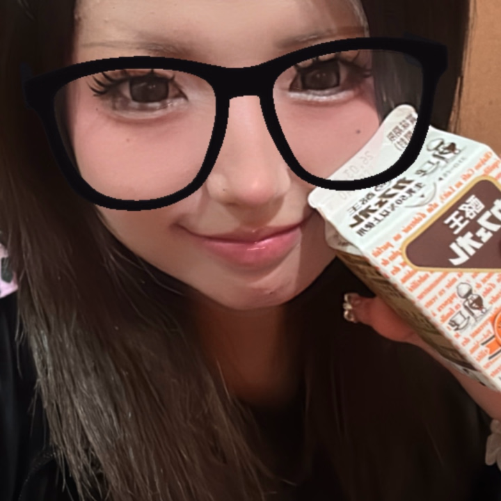 おはようごぜーます✨️✨️

コーヒー牛乳まんまとハマりました…(,,- -,, )

おいちぃ( "´༥`"  )♡✨乾燥もやばすぎて😢

オススメのボディークリーム♡おちえて💓‪

背中とか塗ってくれたら助かる(◆`ㅅ´◆)