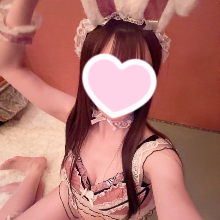 新しいパネル撮ったよ🐰💞

お楽しみに🌟

本日ラストまでです︎💕︎︎💕︎

残り時間わずかやけど

待ってるね(❁´ω`❁)

お仕事終わり寄ってて〜🥹

ちなみに明日は9:00~21:00❣️

明日終わると中旬までいないので

よろしくねん🤍