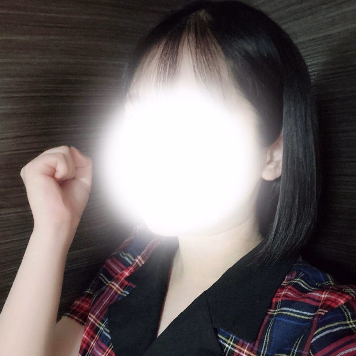 おはようございます！
本日も7〜14時で頑張っていきます〜！
よろしくお願いします！✌️

昨日から新しい衣装着てるんですが
皆さん気付きましたか〜😆
AKBぽい可愛い衣装なので是非見に来て欲しいです🥺♡

てなわけで本日もゆるりと頑張ります！よろしくお願いします！