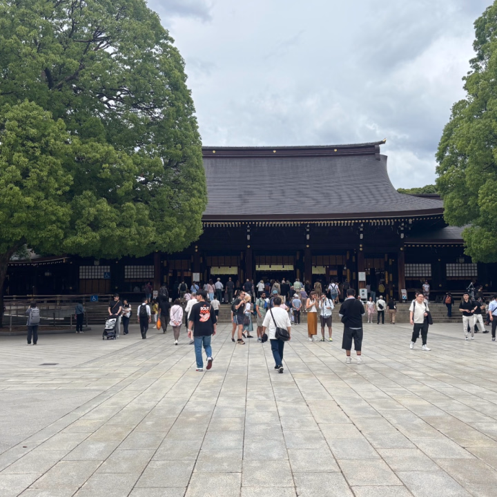 お久しぶりです！まおです🫶

仕事が忙しくてあんまり日記更新できずにすみません(;_;)！
ずっと引きこもってるからやばーい！と思って行った明治神宮の写真をのせておきます、何気にはじめて行きました🙋‍♀️

原宿はいつきても、活気があるし最先端って感じがして良いな～とおばあちゃんみたいな事を思いながら街並みをみてました(^_−)−☆ 


そんでもってお仕事情報なのですが、20日、生理の関係でもしかしたらお休み/短い時間のみ営業になるかもしれないので、

‼️‼️‼️‼️‼️‼️‼️‼️‼️‼️‼️‼️‼️‼️‼️ご予約される方は27日オススメです‼️‼️‼️‼️‼️‼️‼️‼️‼️‼️‼️‼️‼️‼️‼️‼️‼️

27日は確実に出ます☝️

よろしくお願いします(＞人＜;)