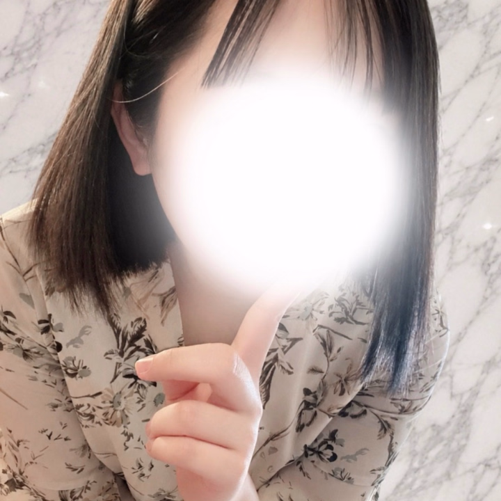 お久しぶりです！まおです！
明日27日7〜14時出勤です❕

台風きてて、ヤバDayかもですが
お待ちしております〜😭♡

6月は全然入れなくてスミマセン‬т т
7月も遠征やら、お仕事やらで
中々入れなさそうですが……
タイミングあったら
きてもらえると嬉しいです🫶

PS！
休んでる間ヒメチャンネルにメッセージ送ってくださった方ありがとうございます！🫶嬉しかったです
アイテム？みたいなのも送ってくださってありがとうございます！
励みになります🥺♡

てなわけで明日よろしくお願いいたします！
