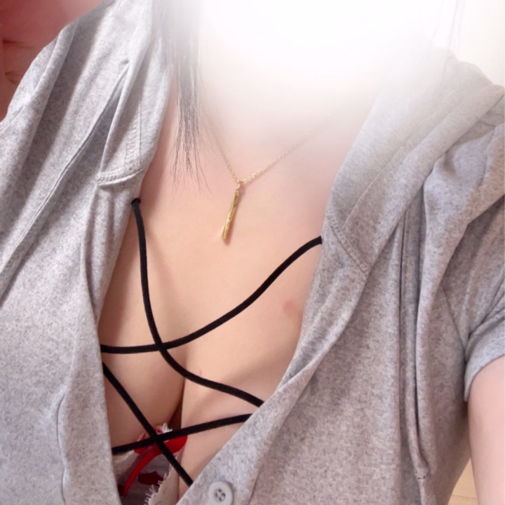 今日も素敵な1日になりますように❤️
沢山のお兄様と
素敵な時間を過ごせたらいいなと思っています☺️
お兄様とお会いできるのを楽しみにしながら
お誘いをお待ちしております🌼
少しでも気になってくださった方は
ぜひれいに会いに来てくださいね💕
沢山のお誘い、お待ちしております💝
お兄様方からの
ご予約、お誘いお待ちしておりますね⭐️