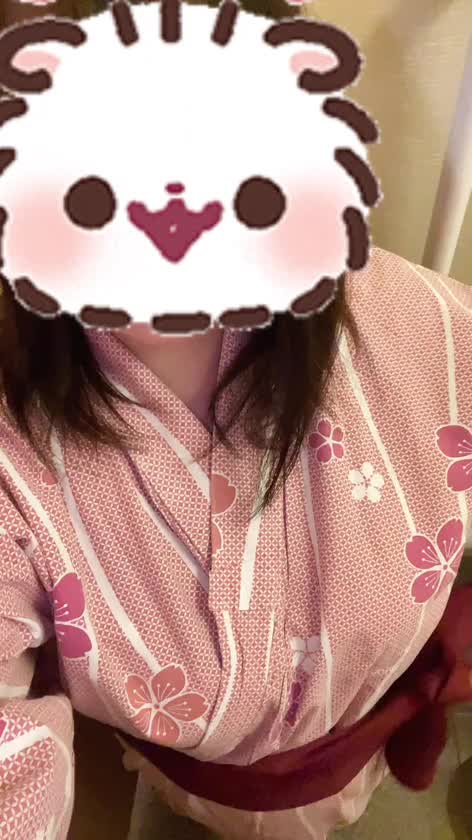 久しぶりに浴衣を着たから動画撮りました💕
浴衣を脱ぎぬぎしてるとこ❣️
見てほしくて撮っちゃった🥰