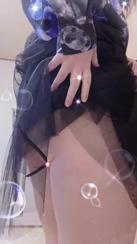 れいの、大きな大きなお尻です🍑揉み揉みされたいなぁ💗
触り心地は良いと思いますよ♥️
ぷにぷにしてます🍒