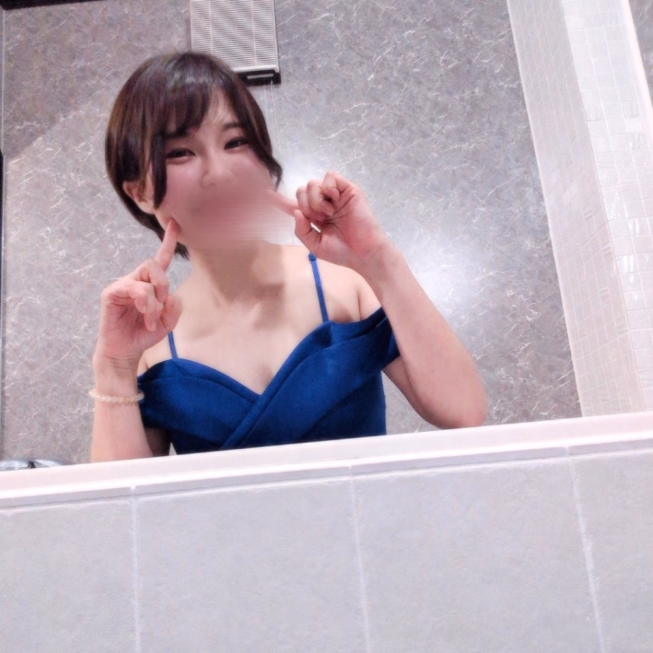 こんにちは！
三連休楽しんでますか？？

みうはこの三連休はお友達と会って大好きな飲み会をしておりました🍶笑
今日からお仕事なので思い出に浸りながらぼけ〜ってします😂
明日からお仕事一緒に頑張りましょう！！

ハロウィンコスプレ動画投票宜しくお願いします！
https://hime-channel.com/video/6975v6lo2o
あと1週間あります！
応援宜しくお願いします🙏

みう🐮🍜