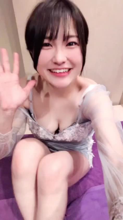 久々の動画〜♥️  
編集下手すぎてところどころ顔丸見え😂みうはそんなちょっと抜けたところがあります笑

本日は16時までと短い時間になってます🥹

みう🐮🍜